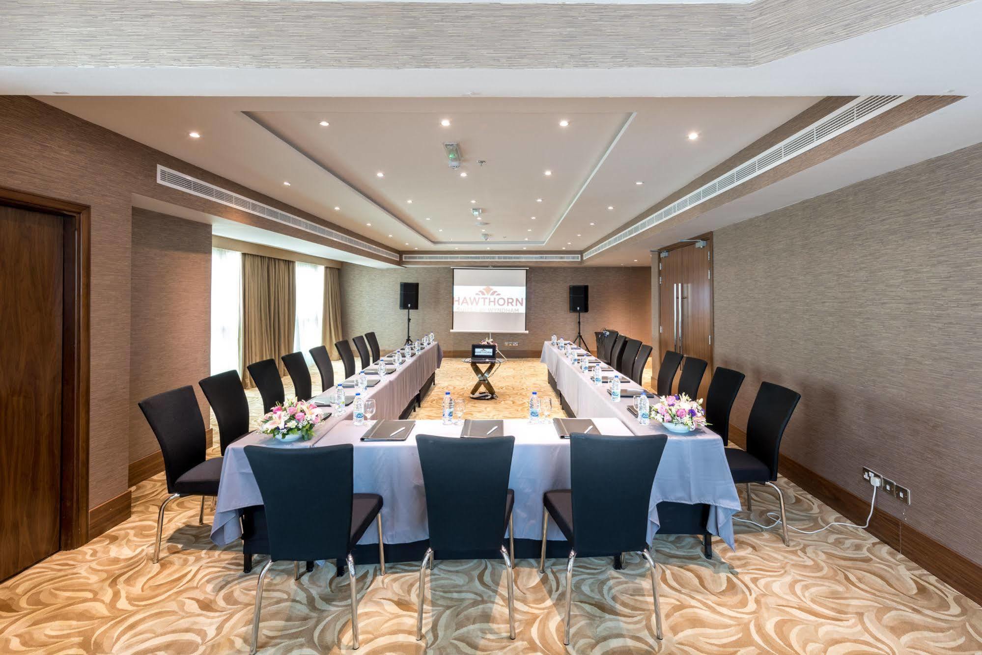 Hawthorn Extended Stay By Wyndham Abu Dhabi City Center Dış mekan fotoğraf